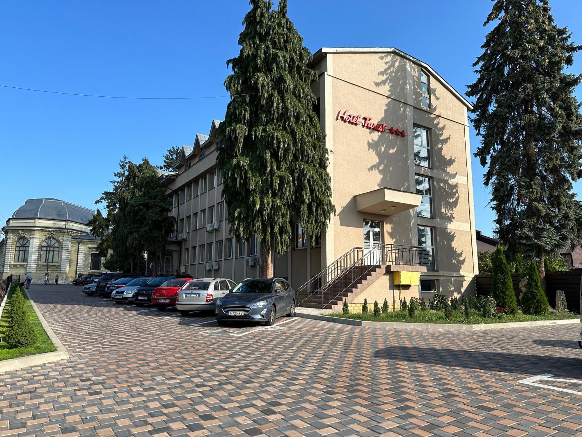 Hotel Turist Fălticeni Exterior foto